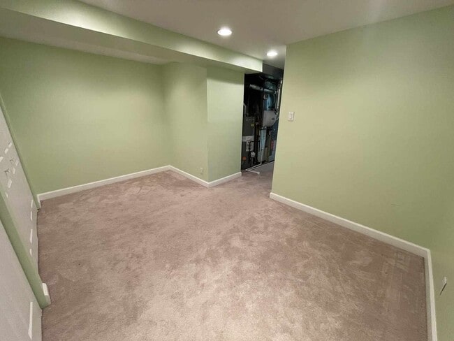 Building Photo - 76 Canterbury Trail