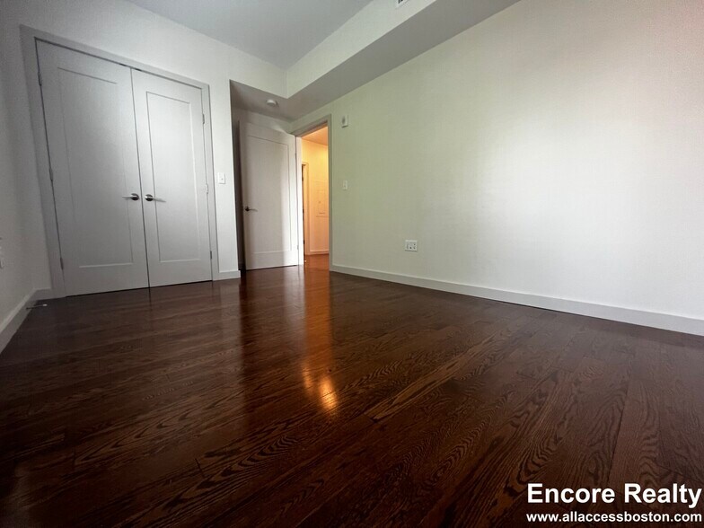 Building Photo - 455 Harvard St