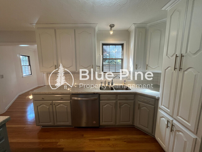 Building Photo - 3267 Merlin Dr