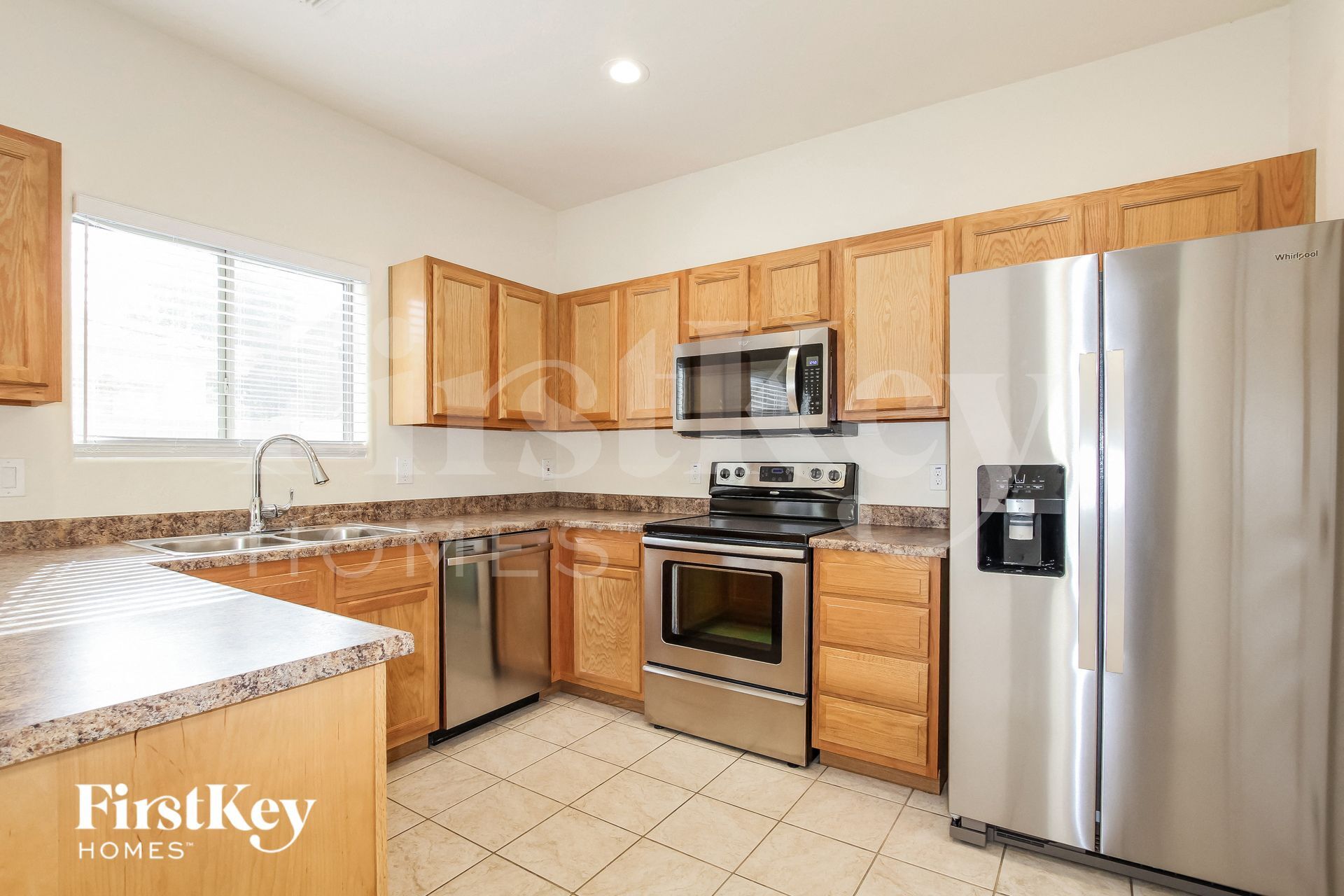 Building Photo - 5157 W Laurel Ave