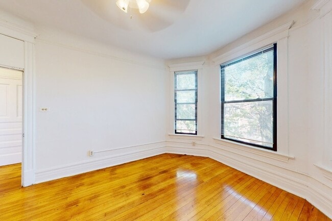 Floorplan - 5401-5403 S. Woodlawn Avenue