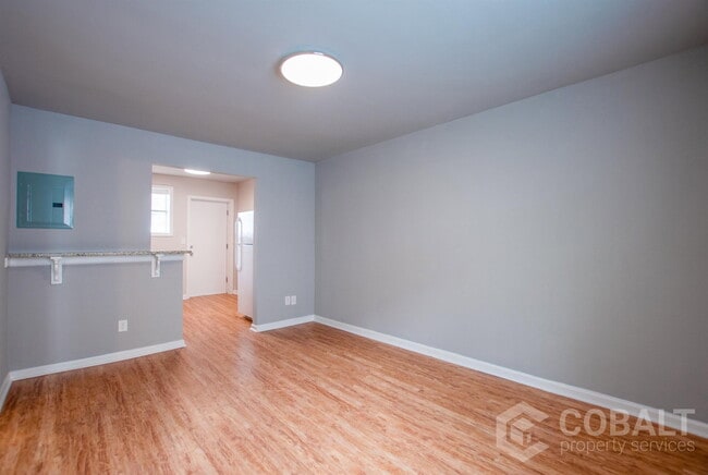 Building Photo - 271 Glen Iris Dr NE