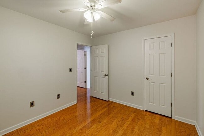 Building Photo - 160 Cedar Rock Trace