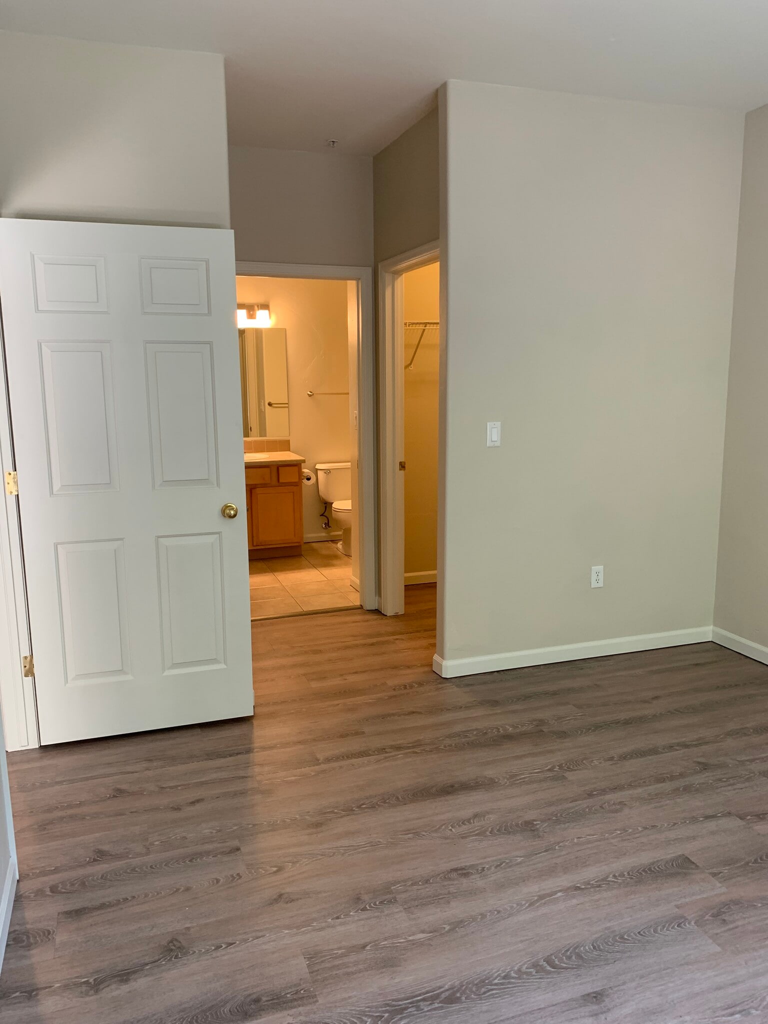 Master Bedroom - 2701 Midland Avenue