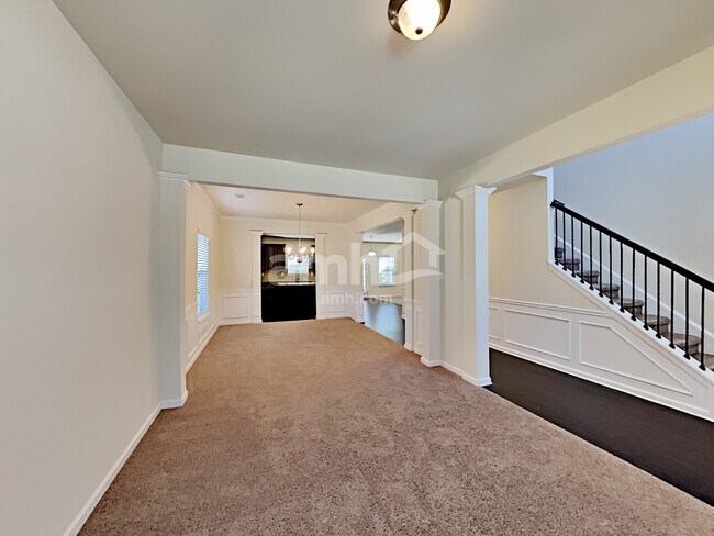 Building Photo - 185 Rosemoore Dr