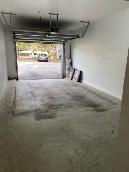 I car garage - 13016 Sanctuary Cove Dr