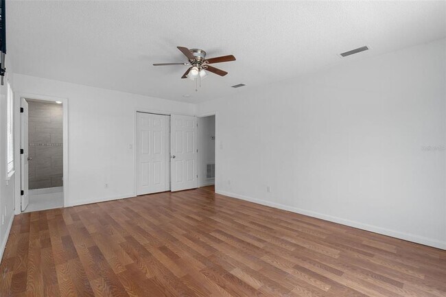Building Photo - 8128 Papaya St