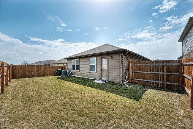 Building Photo - 5821 Roderick Dr