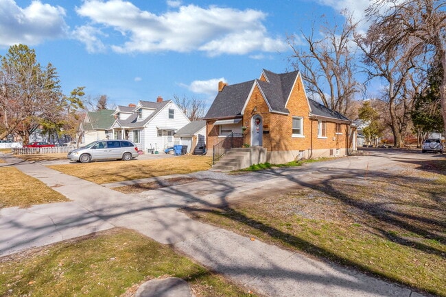 Building Photo - 654 N 100 E