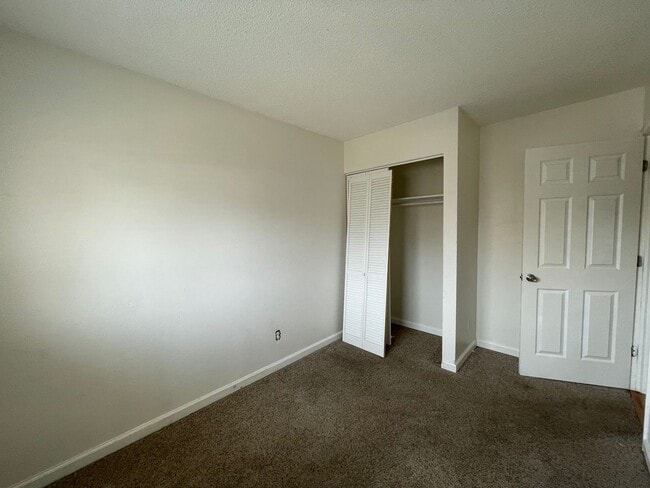 Building Photo - 2406 Bowen St