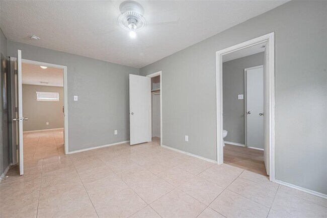 Building Photo - 11030 KNOBBLEY Oak Ct