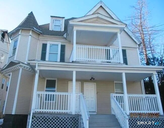 Building Photo - 27 Waterville St
