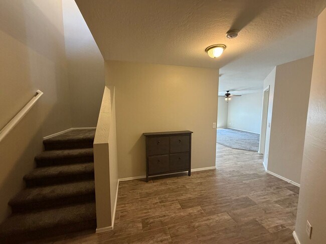 Building Photo - 3049 W Santa Cruz Ave