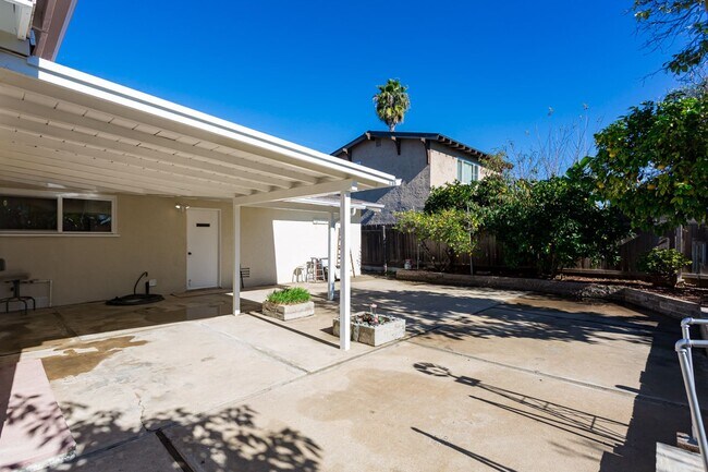 Building Photo - Newly updated Single-Story in Clairemont