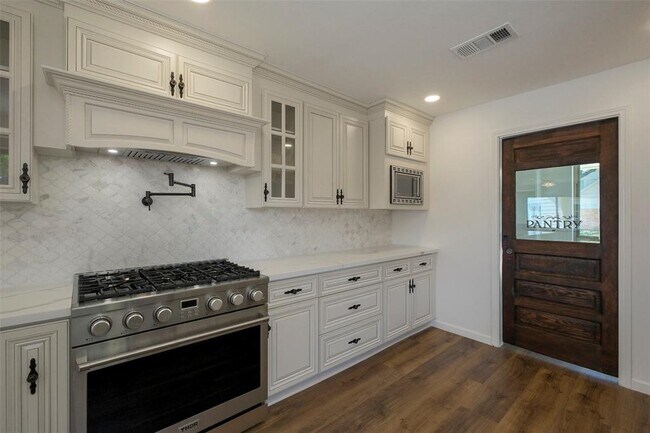 Building Photo - 2742 Triway Ln