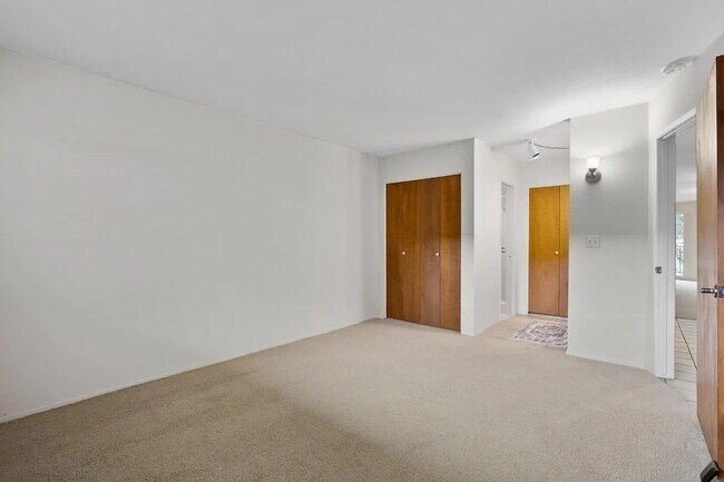 Building Photo - "Charming 3-Bed, 2-Bath Oasis in Capitola's Prime Park Ave Location"