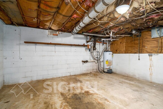 Building Photo - 213 Lake Dr Cir NE