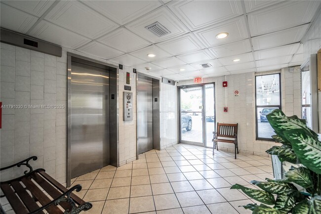 Building Photo - 7850 Byron Ave