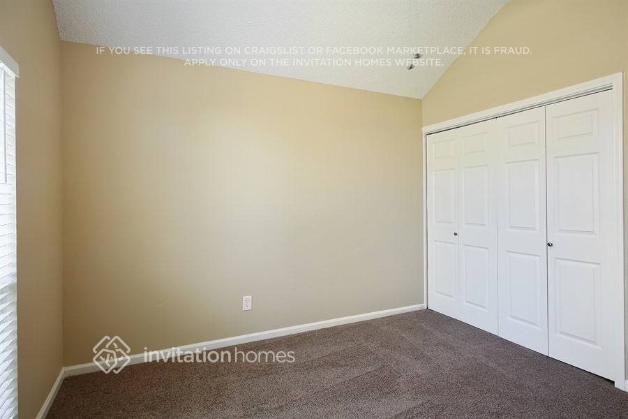 Building Photo - 4800 Hollow Tree Dr
