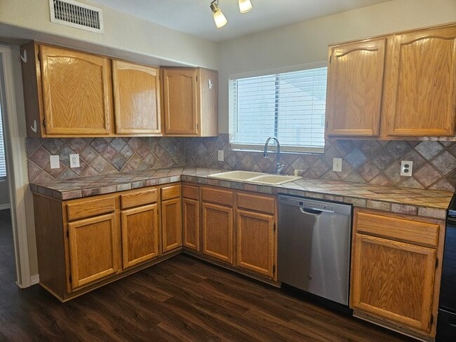 Building Photo - 1194 N Madrid Ln