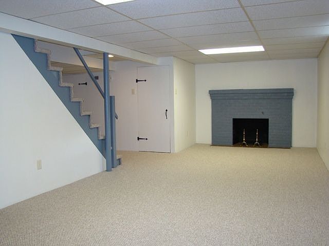 Building Photo - 361 S Findlay St