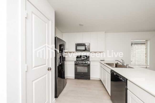 Building Photo - 1629 Sparrow Hawk Rd