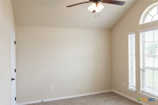 Building Photo - 2509 Meadow Lark Dr