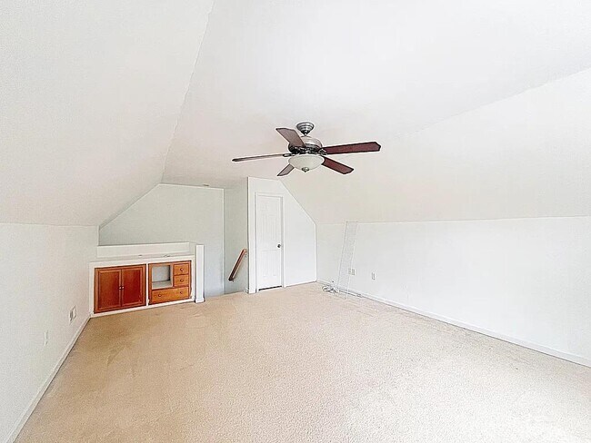 Building Photo - 206 Beauclair Dr