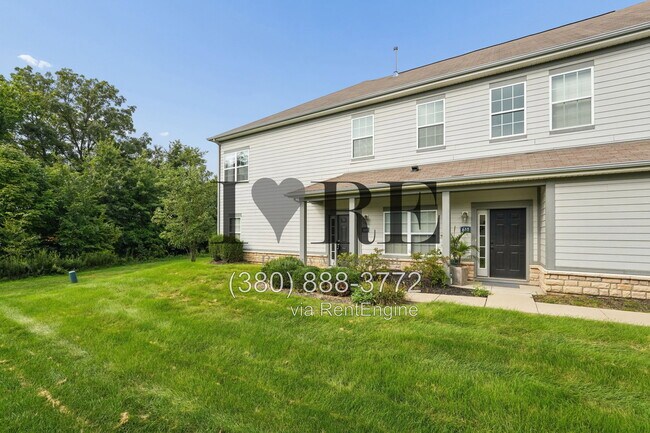 Building Photo - 600 Redwood Ln