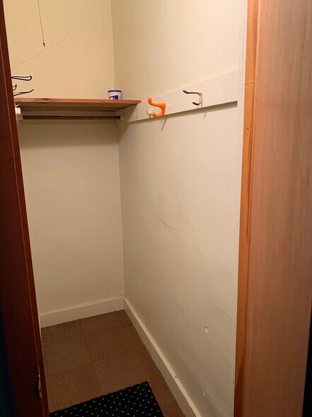 Building Photo - 814 Green Ridge St