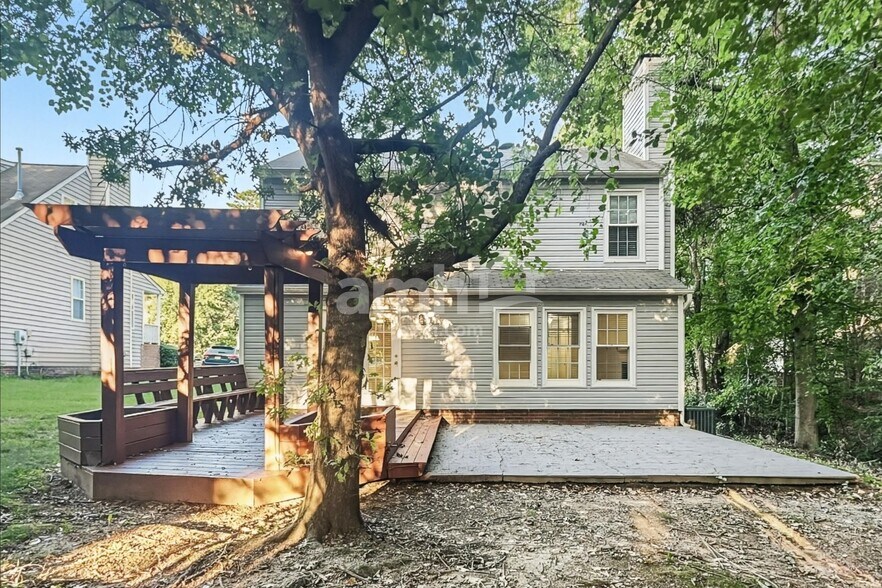 Building Photo - 4601 Heritage Woods Dr