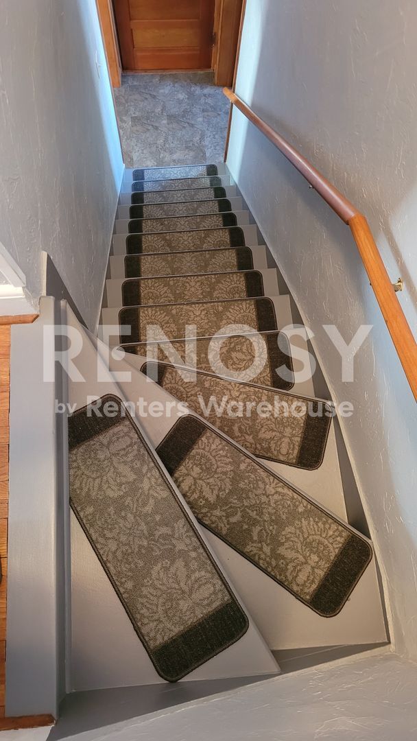 Building Photo - 4BD/2BA in Newport Available Now!