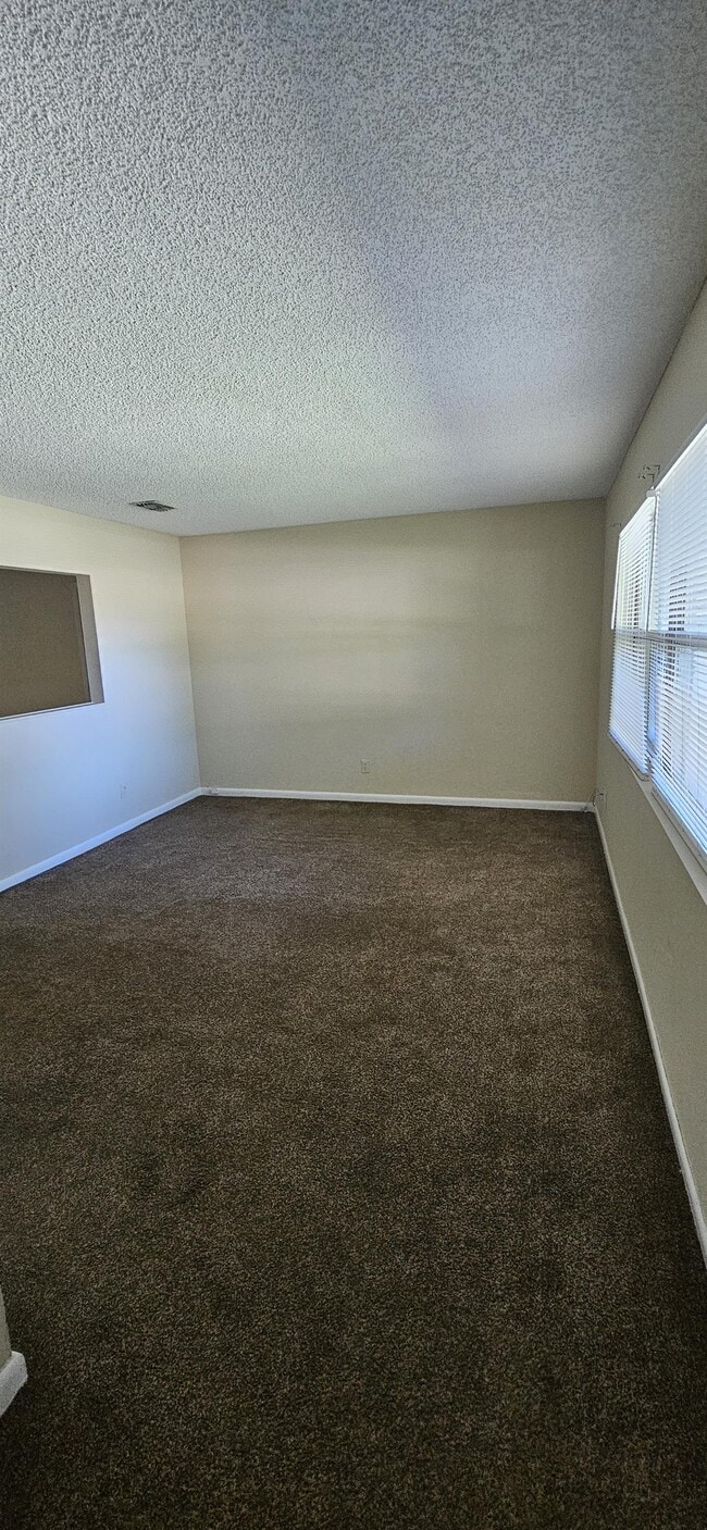 Building Photo - 5813 Rover Dr