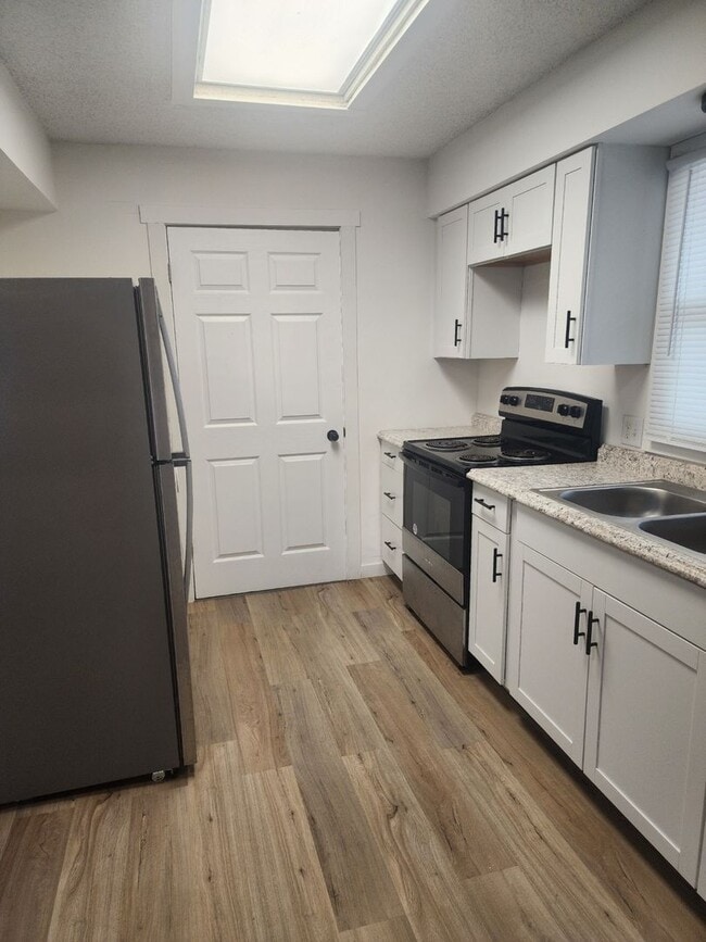 Building Photo - 4143 W Burbank St