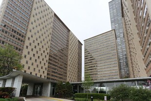 Building Photo - 3950 N Lake Shore Dr