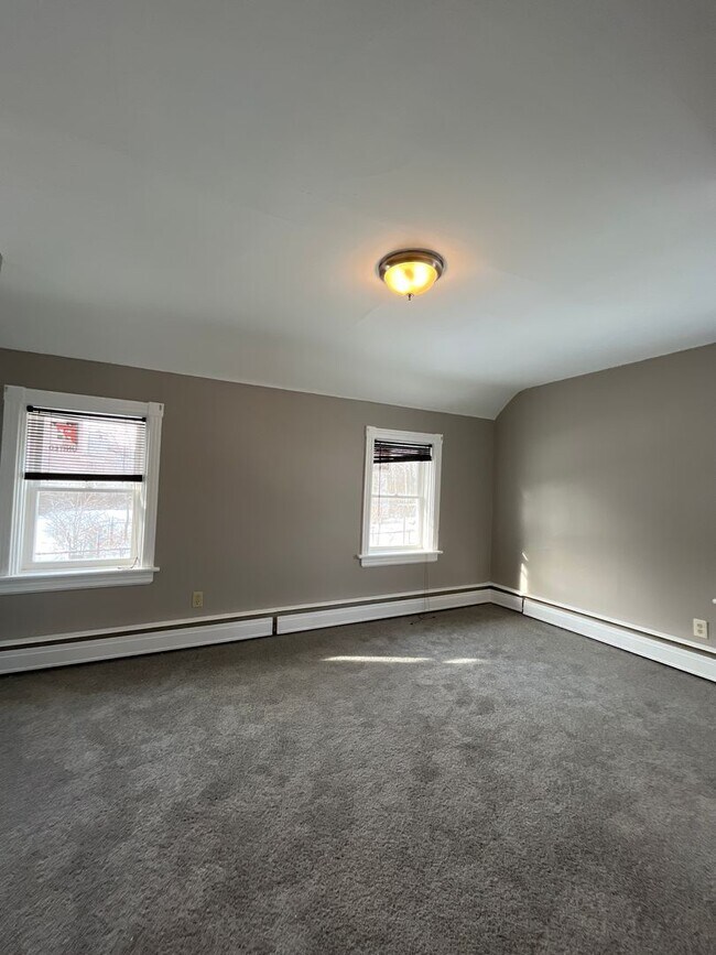 Building Photo - 2280 Main St