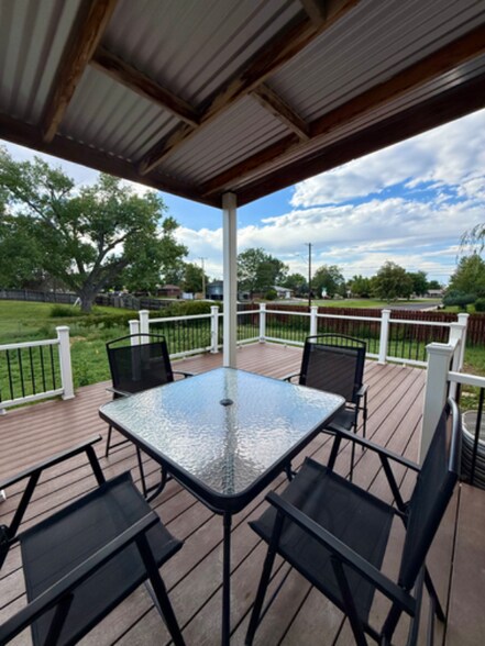 Building Photo - 1601 27th Ave