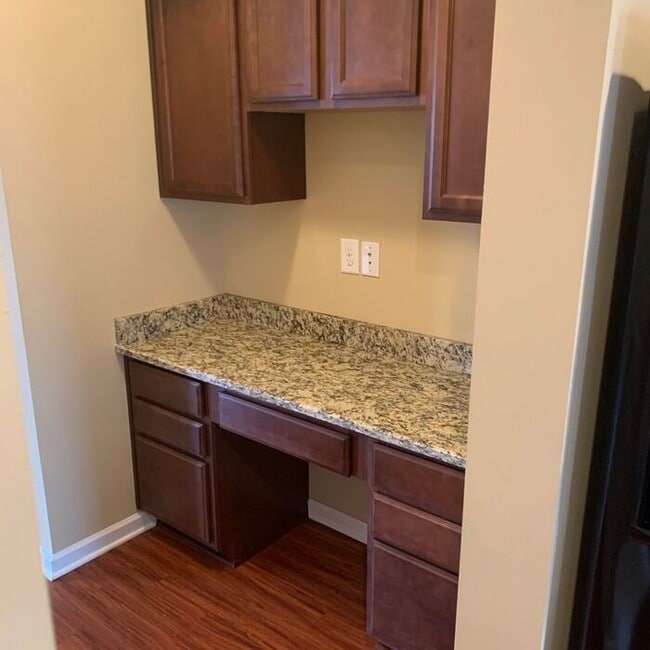 Building Photo - Townhome Condo