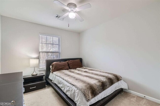 Building Photo - 2296 Leicester Way SE