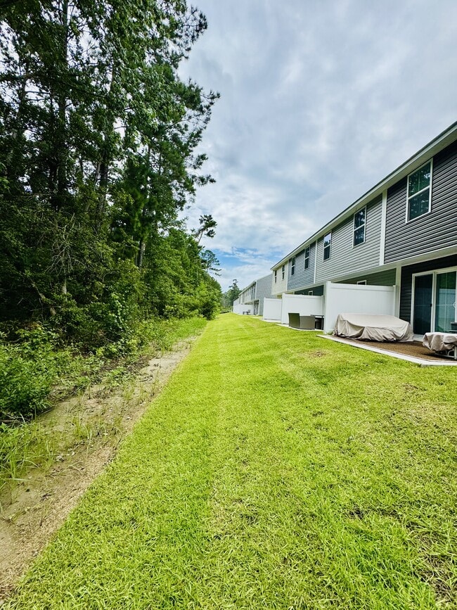 Building Photo - 261 Christiana Ln