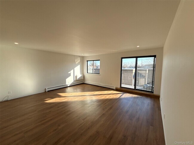 Building Photo - 142 Trenchard St