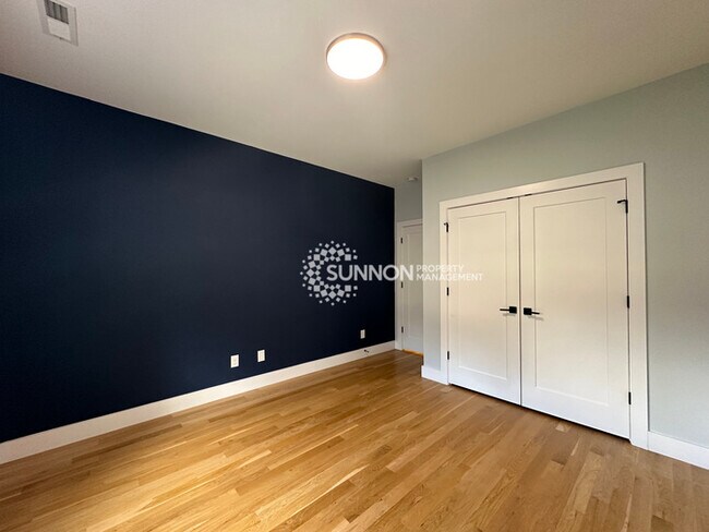 Building Photo - Gorgeous Updated 4 Bedroom Ranch Home