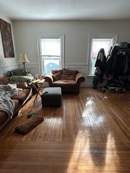 Building Photo - 8 Greylock Rd