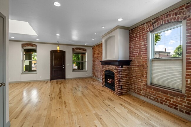 Building Photo - 1275 S Clayton St