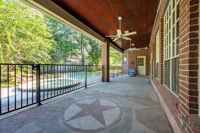 Building Photo - 11826 Primwood Dr