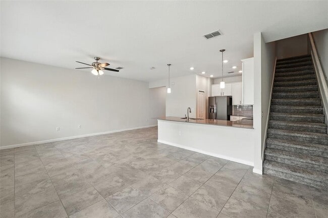 Building Photo - 9944 Red Eagle Dr