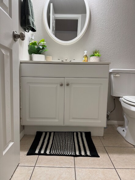 Building Photo - 11 August Ln