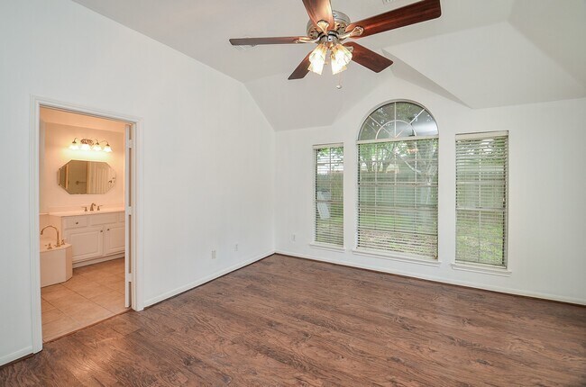 Building Photo - 1631 Berkoff Dr