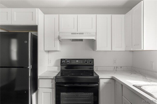 Building Photo - 8521 Sheridan Dr