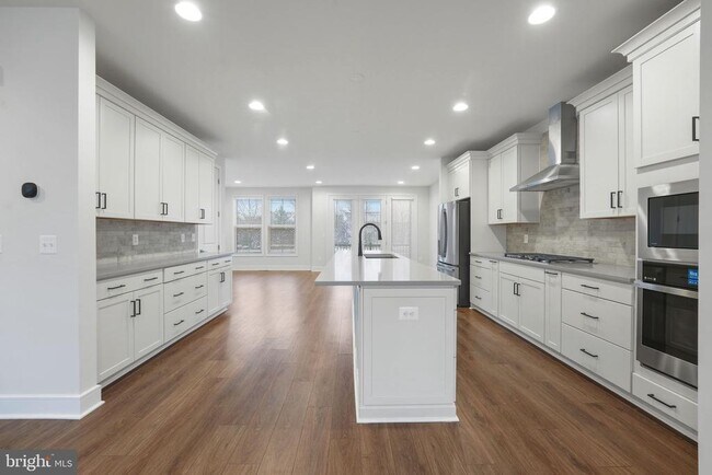 Building Photo - 43421 Farringdon Sq